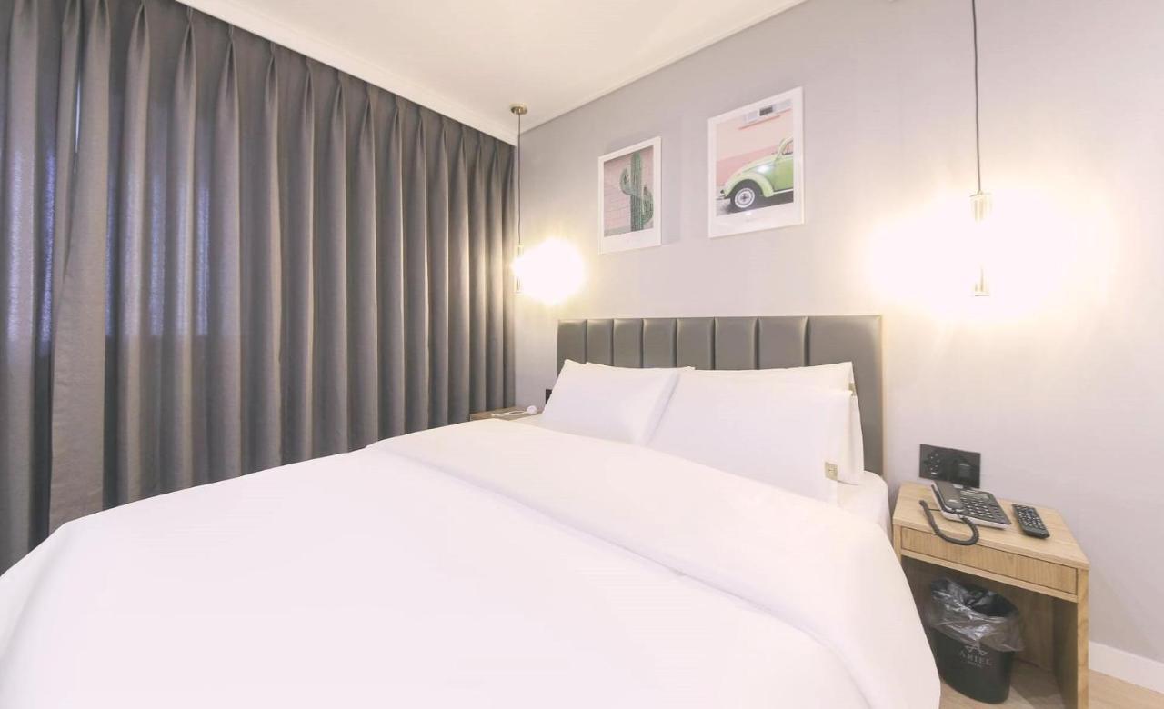 בוסאן Ariel Hotel מראה חיצוני תמונה