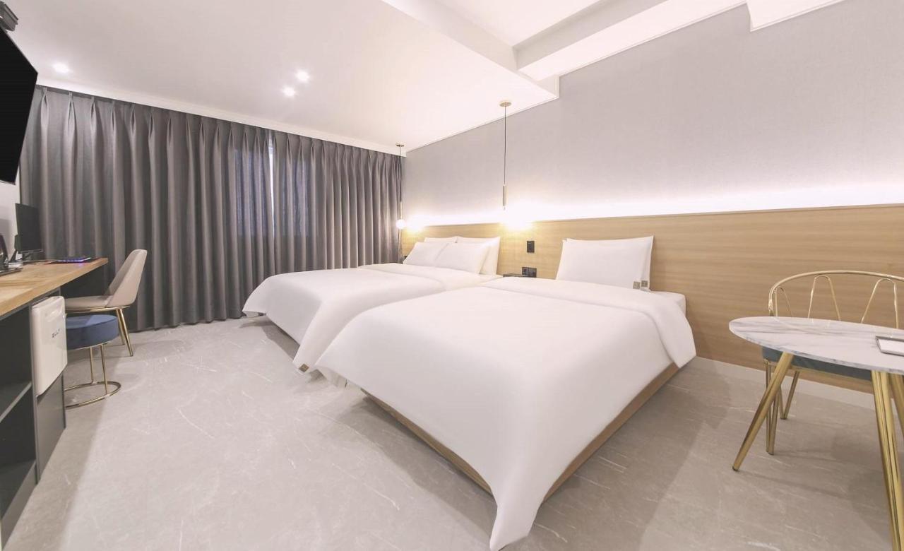 בוסאן Ariel Hotel מראה חיצוני תמונה