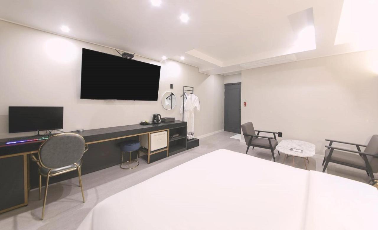 בוסאן Ariel Hotel מראה חיצוני תמונה